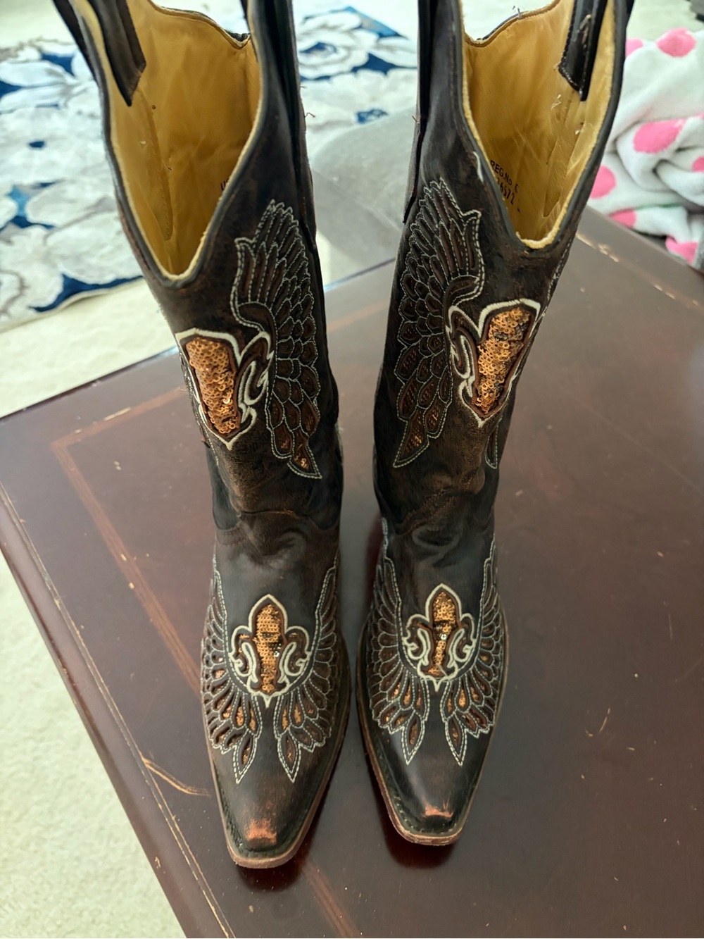 Corral Women's Distressed Brown Embroidered Western Boots